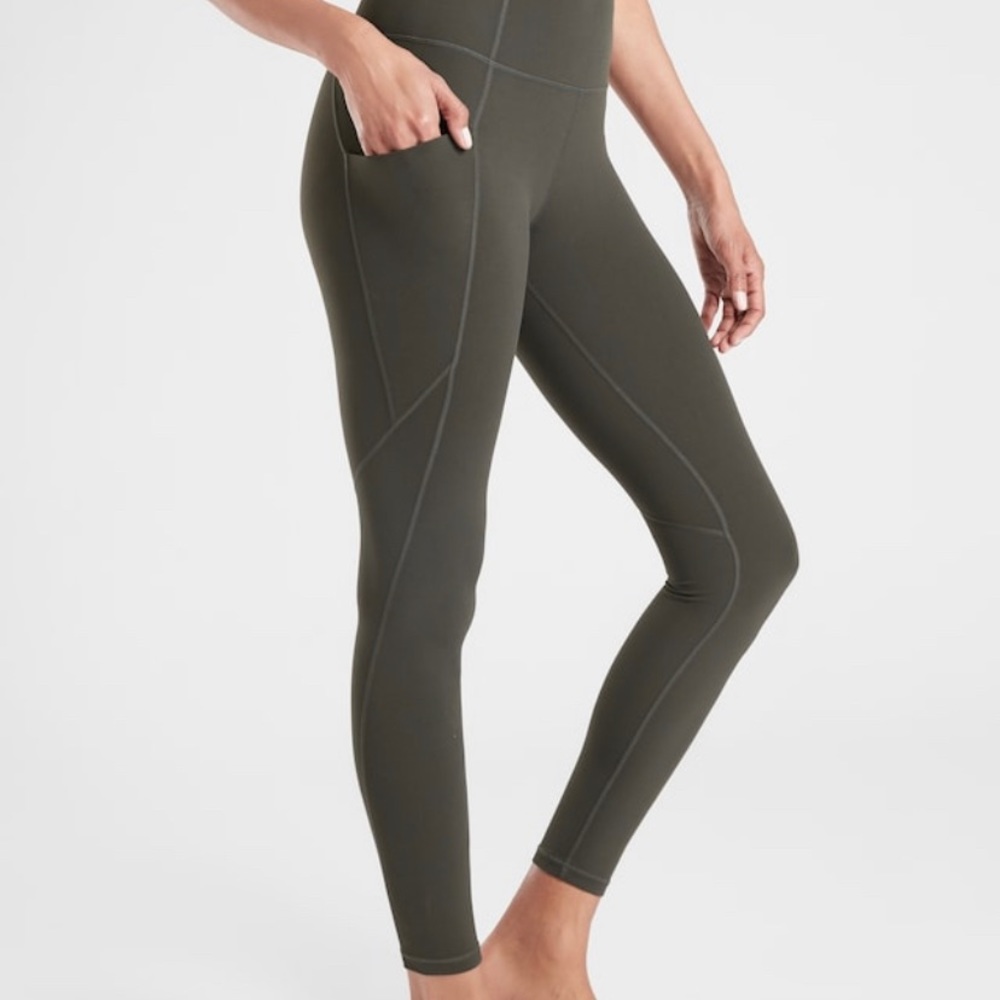 Athleta powervita salutation stash pocket  tights